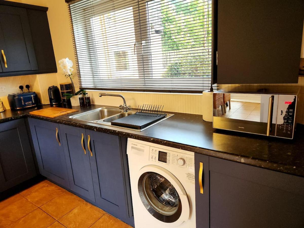 Home From Home 3 Bed,2 Bath House With Garden&Parking Near Centre&Tram Stop Sheffield Eksteriør billede