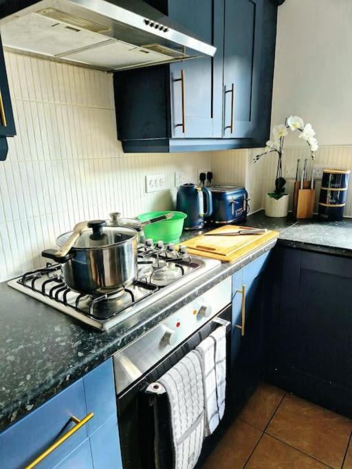 Home From Home 3 Bed,2 Bath House With Garden&Parking Near Centre&Tram Stop Sheffield Eksteriør billede