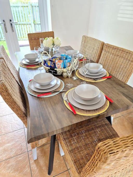 Home From Home 3 Bed,2 Bath House With Garden&Parking Near Centre&Tram Stop Sheffield Eksteriør billede